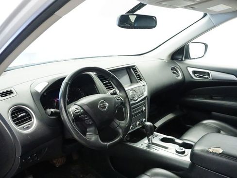Used 2019 Nissan Pathfinder SL image 20