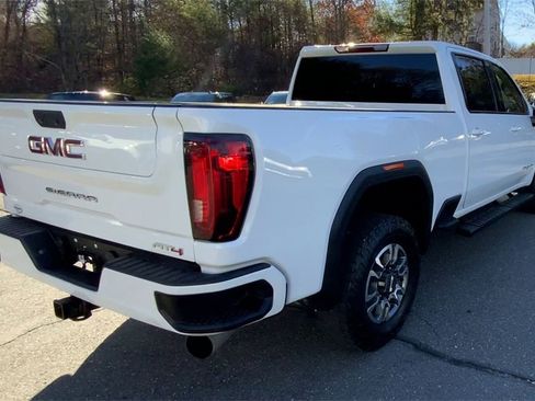 Certified 2022 GMC Sierra 2500 AT4 image 8