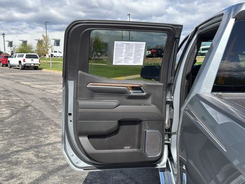 Used 2025 Chevrolet Silverado 1500 High Country w/ High Country Premium Package AWD/4WD image 37