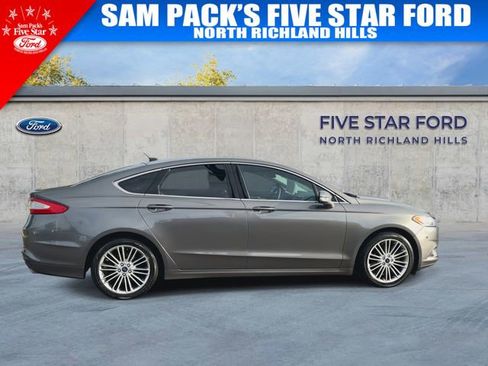 Used 2013 Ford Fusion SE FWD image 10