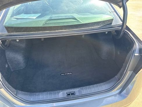 Used 2025 Nissan Altima 2.5 SV FWD image 12