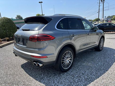 Used 2018 Porsche Cayenne S w/ Premium Package Plus AWD/4WD image 5