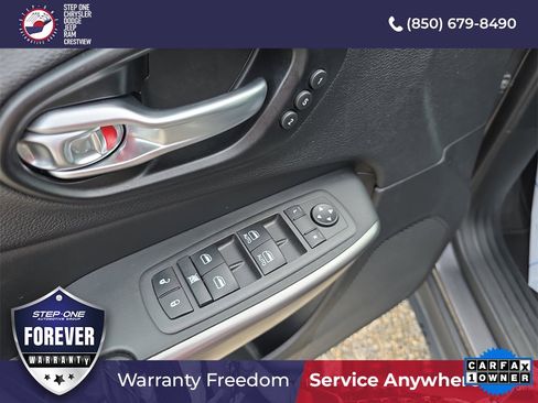 Used 2022 Jeep Cherokee Limited image 19