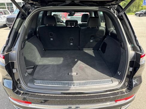 New 2025 Jeep Grand Cherokee Overland AWD/4WD image 12