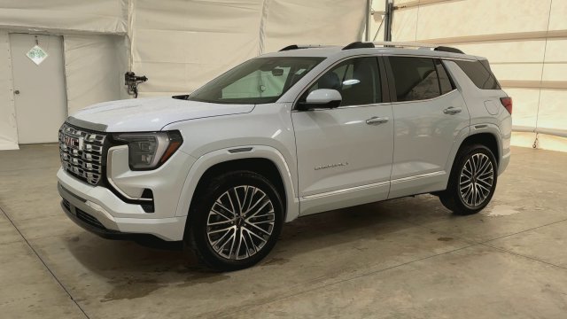 New 2027 GMC Terrain Denali w/ LPO, Floor Liner Package AWD/4WD image 4