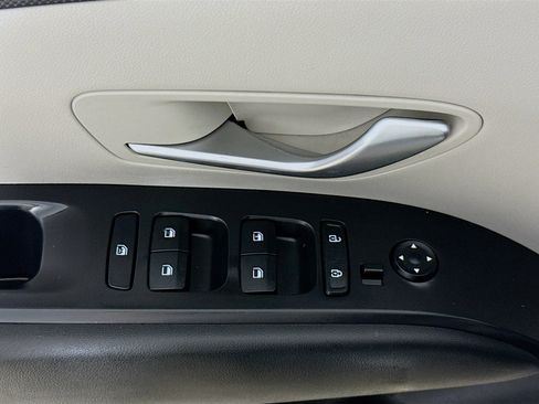 Used 2023 Hyundai Tucson SE image 20