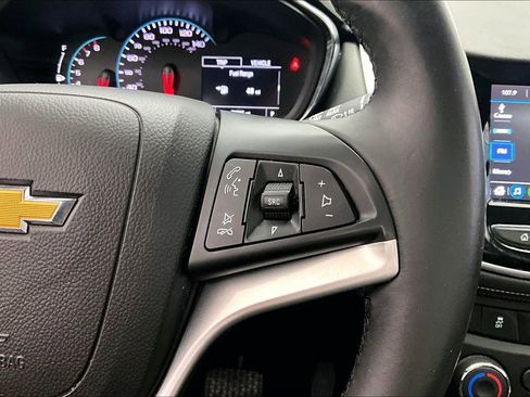 Used 2018 Chevrolet Trax LT w/ LT Convenience Package image 21