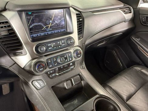 Used 2019 Chevrolet Suburban LT RWD image 26