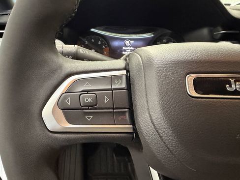 Used 2024 Jeep Compass Latitude AWD/4WD image 27