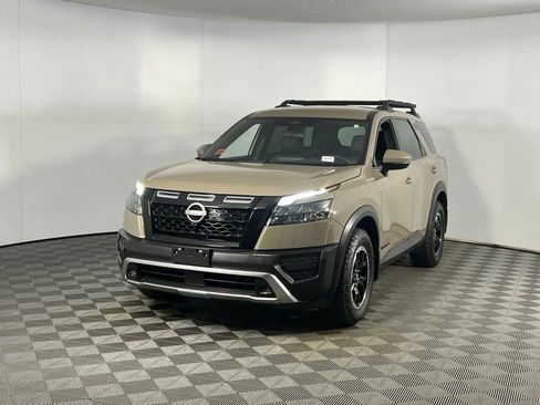 Used 2025 Nissan Pathfinder Rock Creek image 10