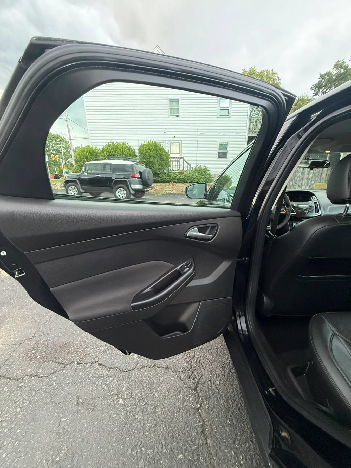 Used 2016 Ford Focus SE w/ Equipment Group 201A FWD image 19