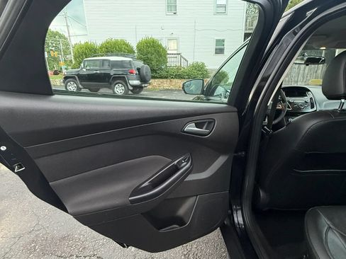 Used 2016 Ford Focus SE w/ Equipment Group 201A FWD image 19