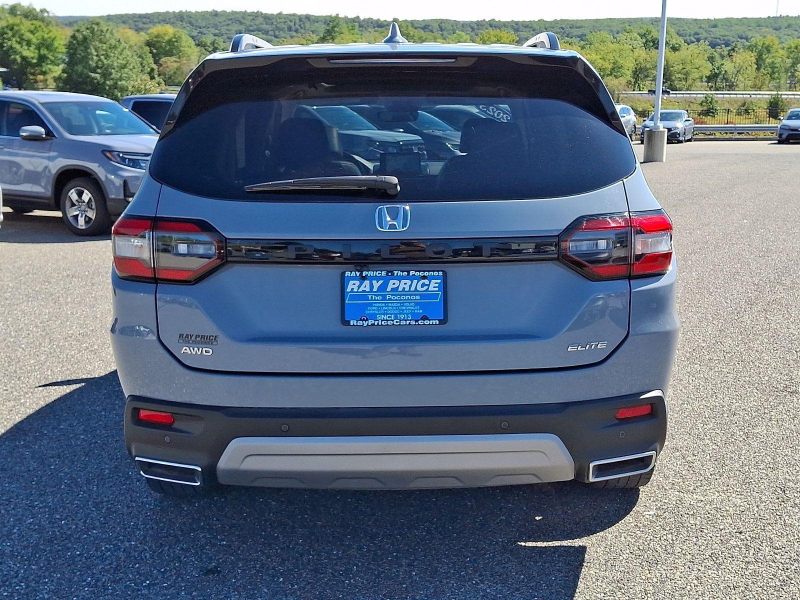Used 2023 Honda Pilot Elite image 6