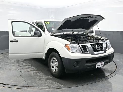 Used 2019 Nissan Frontier S image 33