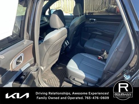Certified 2025 Kia Sorento SX Prestige image 10