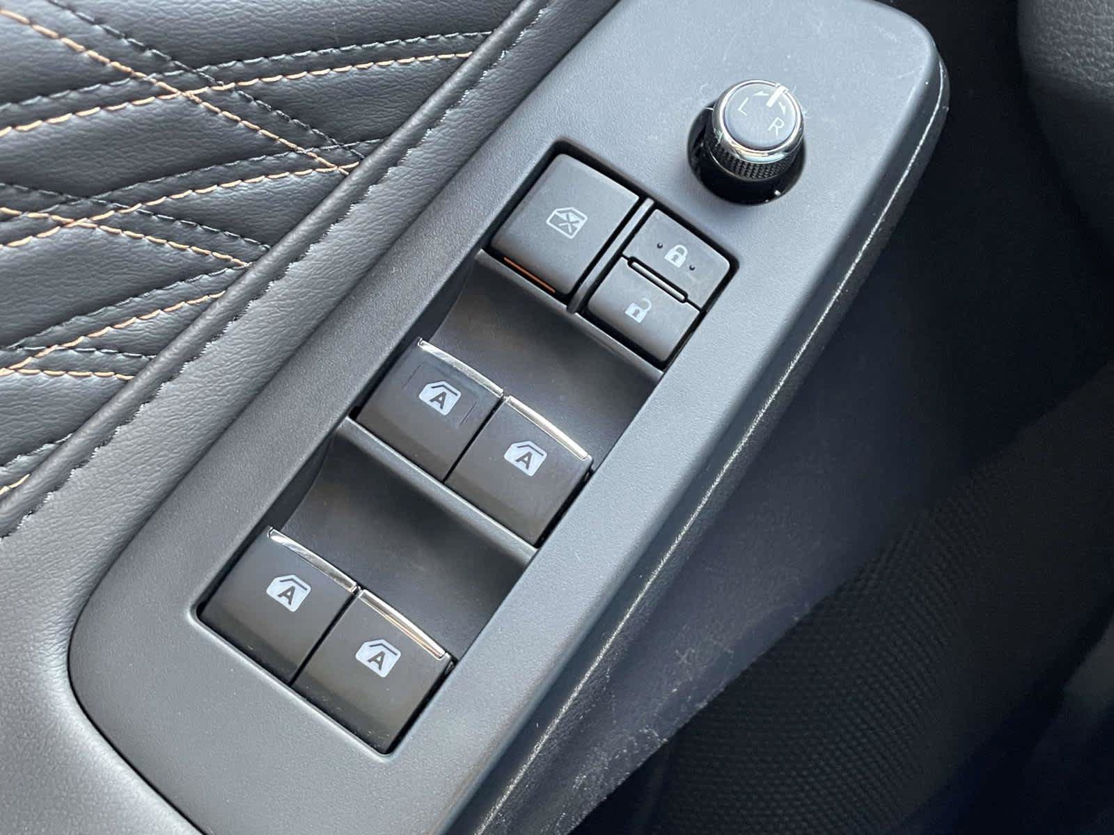 Used 2021 Toyota Avalon Limited FWD image 32