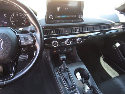 Used 2022 Honda Civic Sport image 16