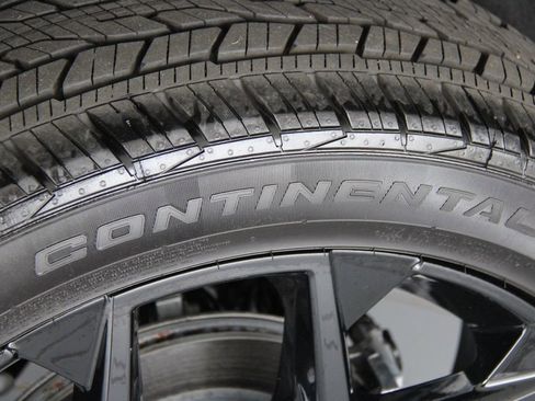 Certified 2024 Chevrolet Traverse RS image 40