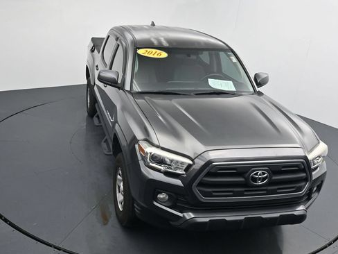 Used 2016 Toyota Tacoma SR5 w/ Towing Package RWD image 24
