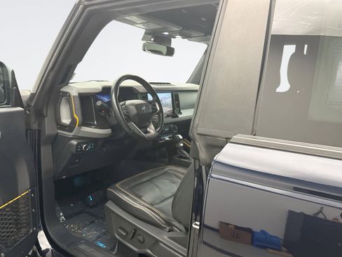 Used 2021 Ford Bronco Badlands image 10