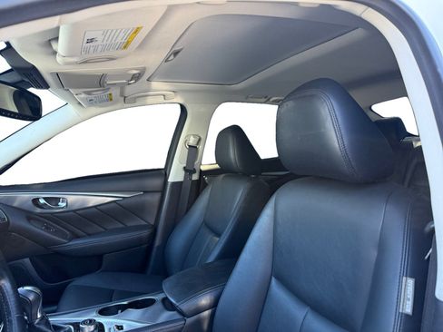 Used 2016 INFINITI Q50 3.0t Premium w/ Driver Assistance Package image 10