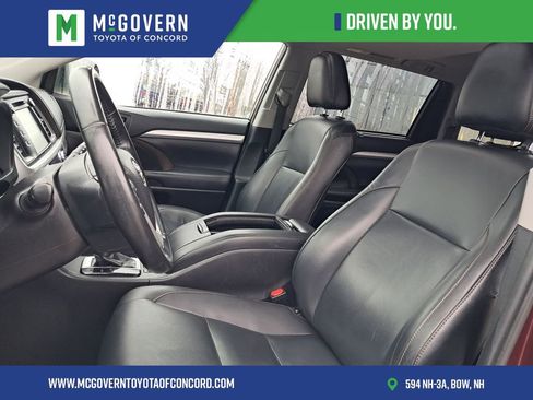 Used 2019 Toyota Highlander XLE image 14