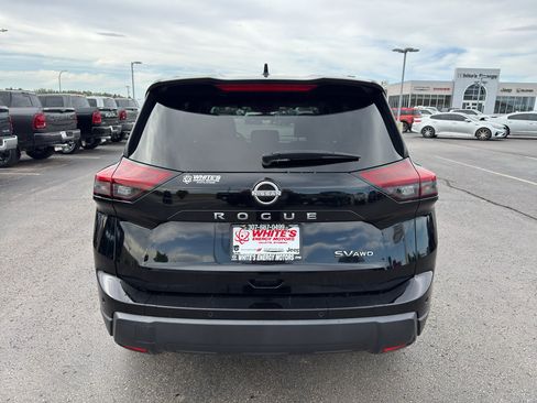 Used 2024 Nissan Rogue SV AWD/4WD image 6