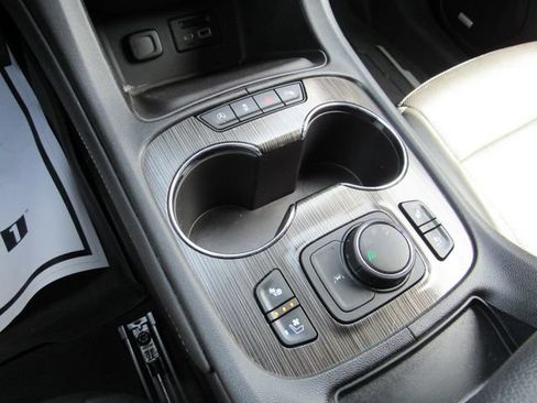Used 2023 GMC Acadia SLT w/ Elevation Edition AWD/4WD image 23