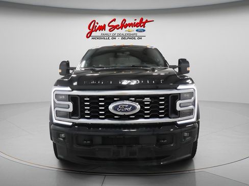 Used 2025 Ford F450 Platinum w/ FX4 Off-Road Package AWD/4WD image 3