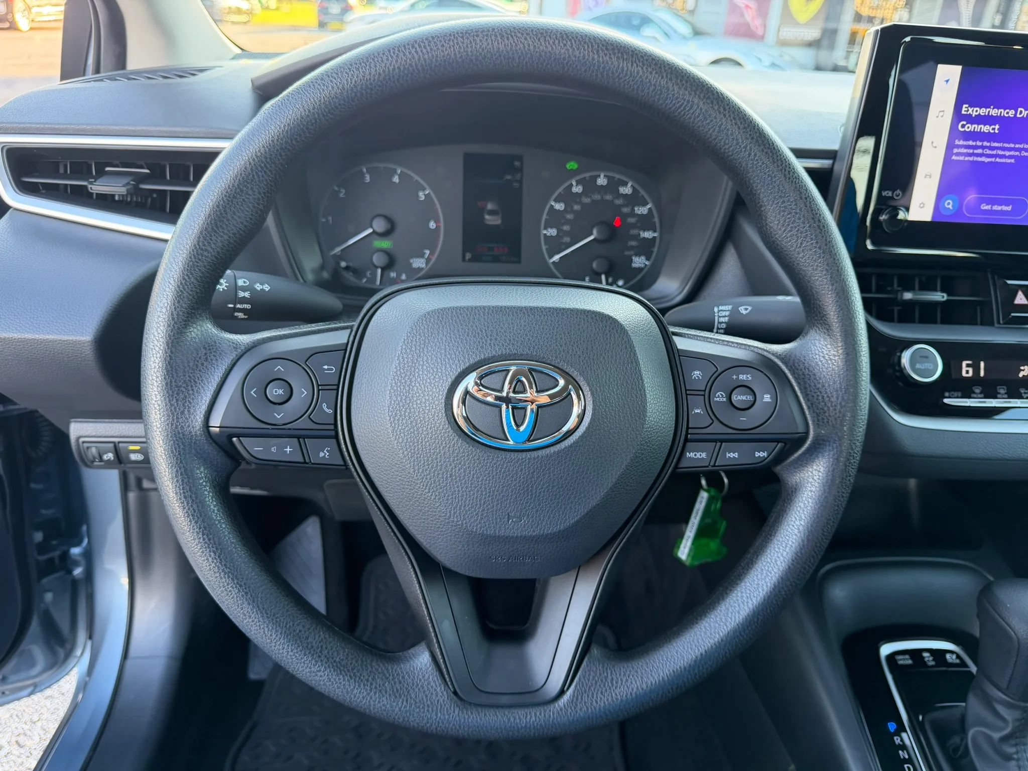 Used 2025 Toyota Corolla LE FWD image 29