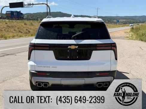 Used 2025 Chevrolet Traverse LT w/ Driver Confidence Package AWD/4WD image 4