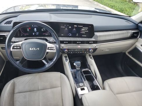 Used 2024 Kia Telluride EX w/ EX Captain's Chair Package FWD image 13