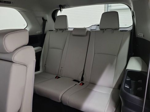 Used 2024 Toyota Grand Highlander XLE image 13
