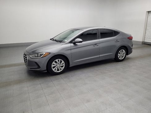 Used 2017 Hyundai Elantra SE image 2