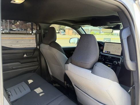 Used 2024 Toyota Tacoma TRD Sport w/ TRD Sport Upgrade Package image 26