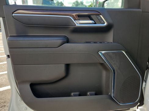 Used 2023 Chevrolet Silverado 1500 LT image 16