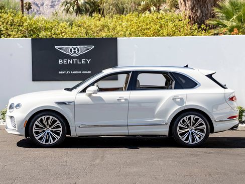 Used 2024 Bentley Bentayga AWD/4WD image 5