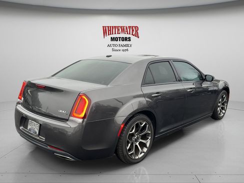 Used 2016 Chrysler 300 S image 5