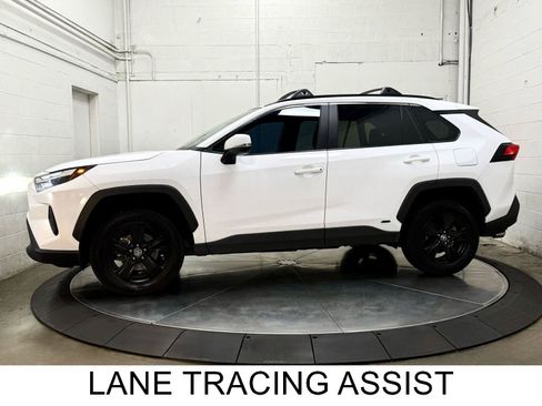 Used 2023 Toyota RAV4 LE AWD/4WD image 4