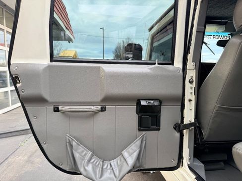 Used 1995 HUMMER H1 4-Door Wagon image 24