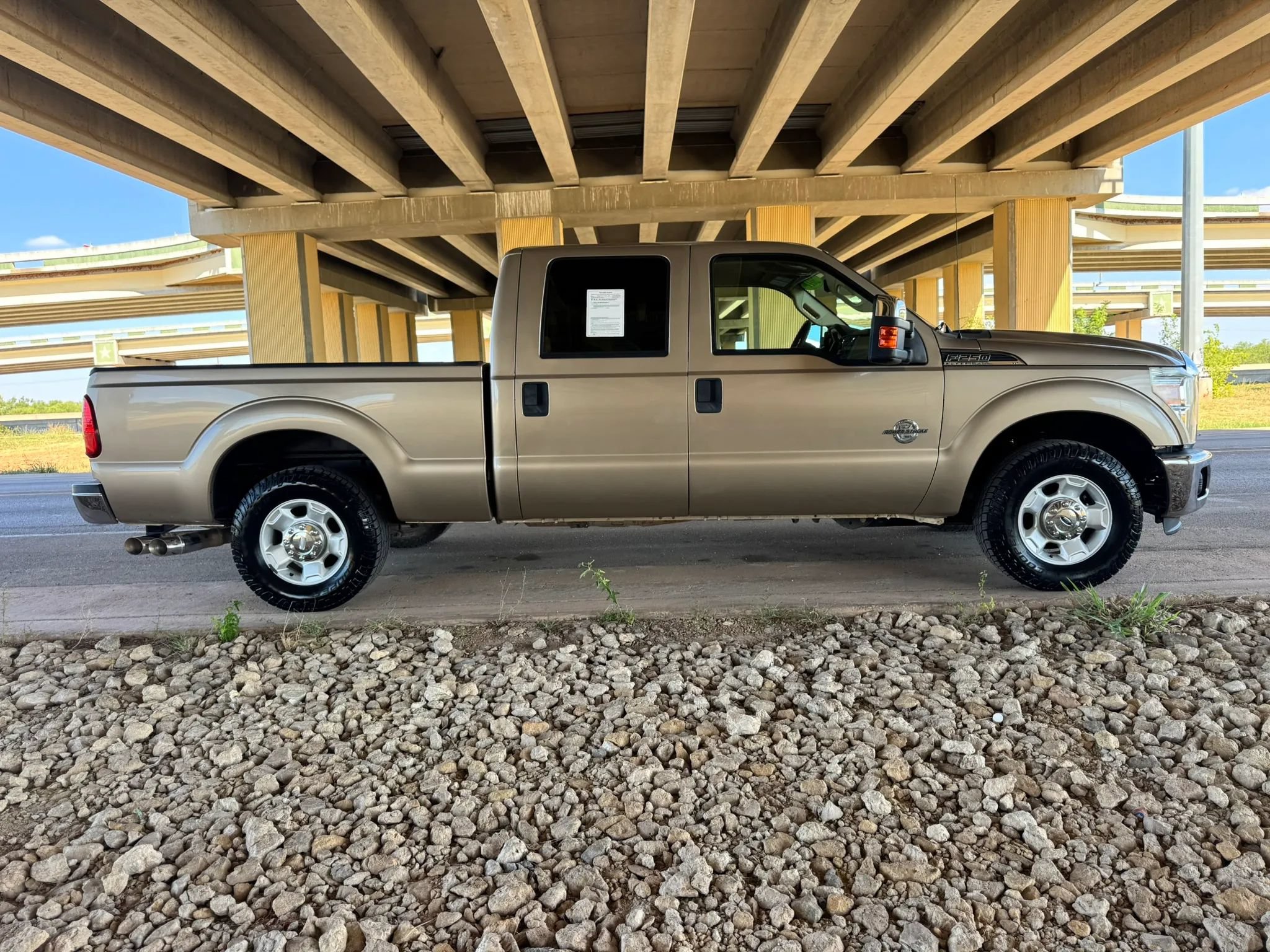 Used 2011 Ford F250 XLT w/ XLT Premium Pkg RWD image 2