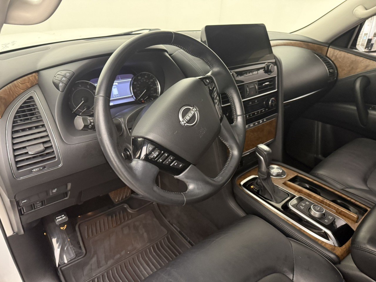 Used 2021 Nissan Armada SL w/ Captain's Chairs Package AWD/4WD image 18