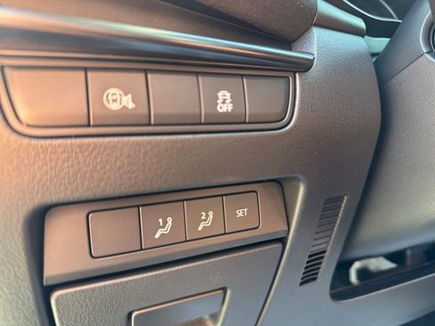 Certified 2025 MAZDA MAZDA3 Carbon w/ Appearance Package image 11