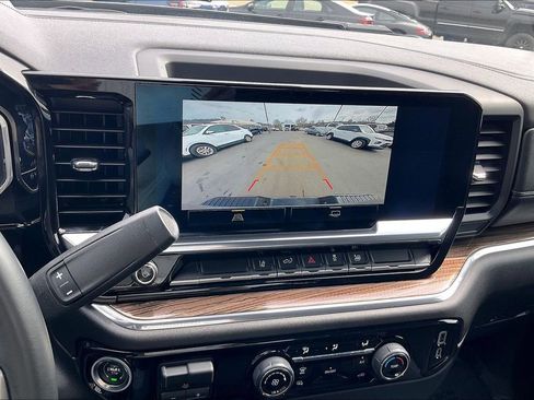 Used 2024 Chevrolet Silverado 2500 LT image 18