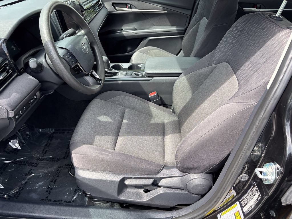 Used 2025 Toyota Camry LE FWD image 18