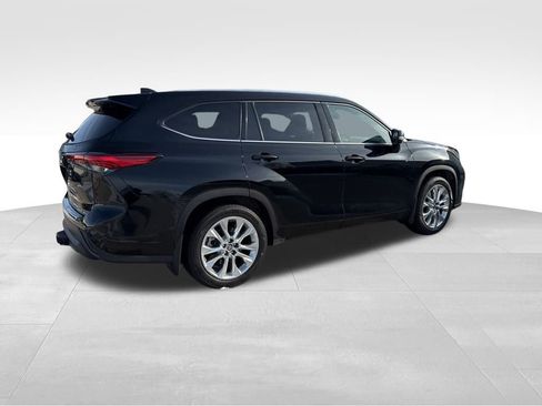 Used 2020 Toyota Highlander Limited image 4