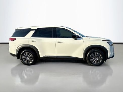 Used 2023 Nissan Pathfinder S image 8