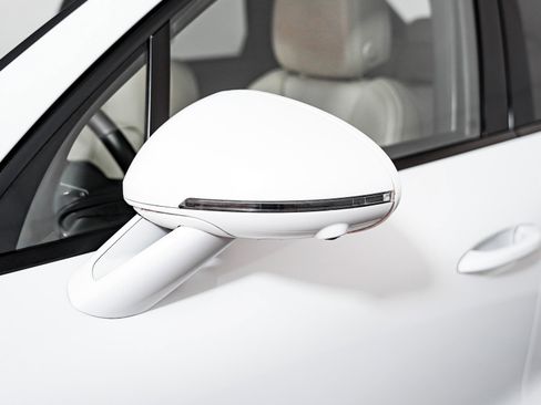 Used 2023 Porsche Macan image 30