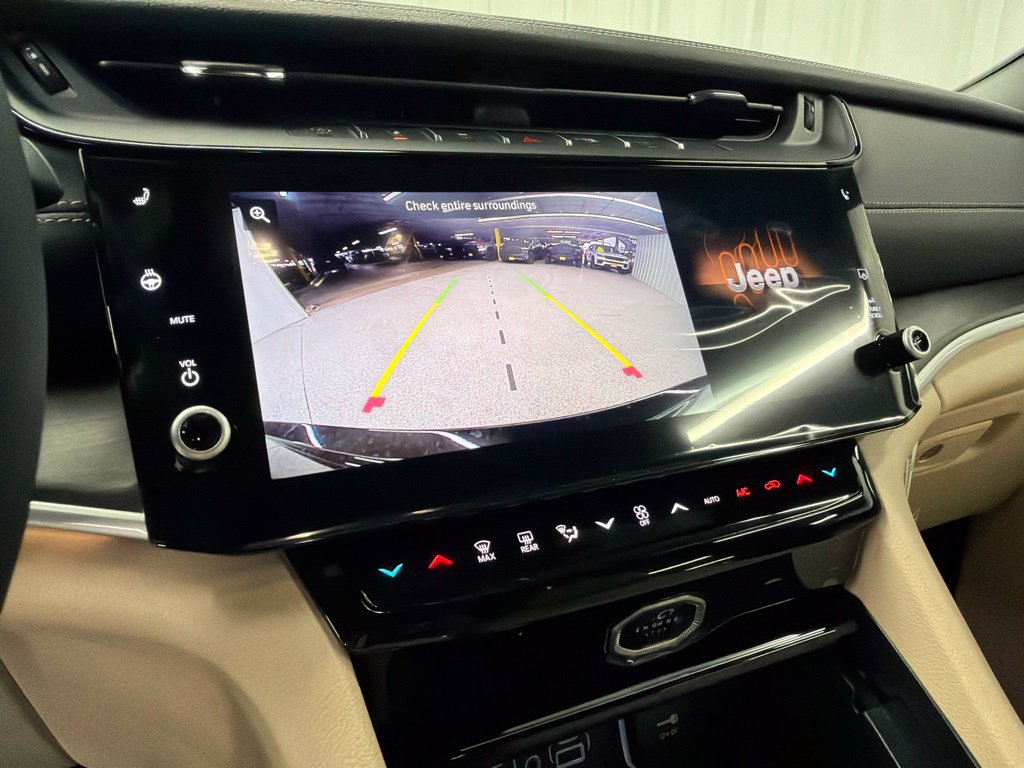 New 2027 Jeep Grand Cherokee Limited RWD image 19