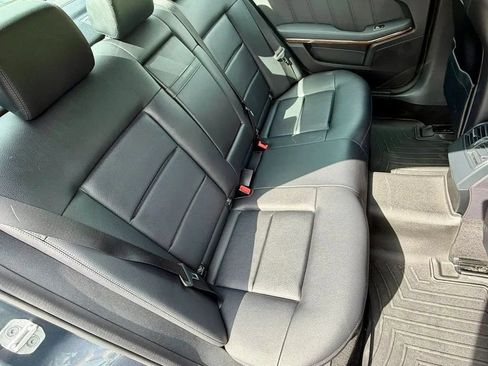Used 2013 Mercedes-Benz E 350 4MATIC Sedan image 16